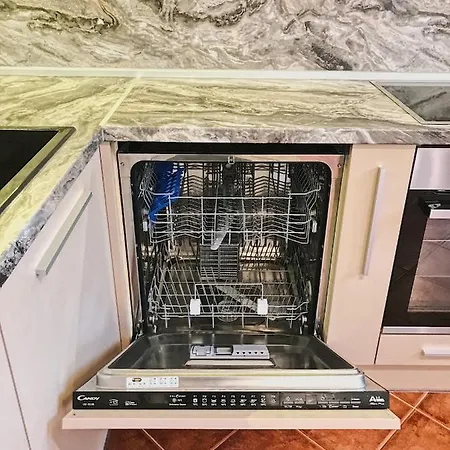 Spacious And Bright Maisonette Center Варна