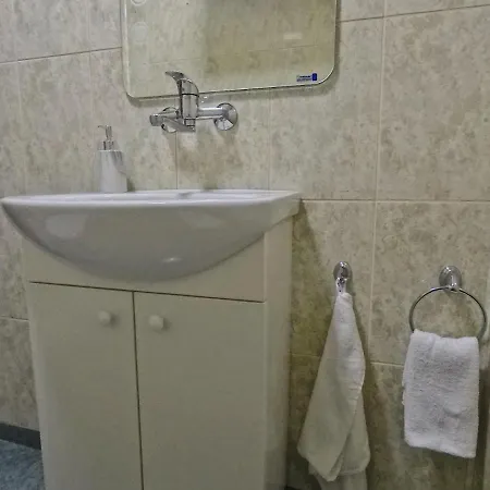 Spacious And Bright Maisonette Center Варна