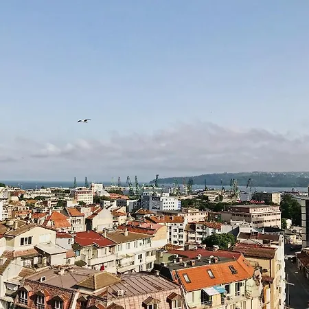 Апартаменты Spacious And Bright Maisonette Center Варна