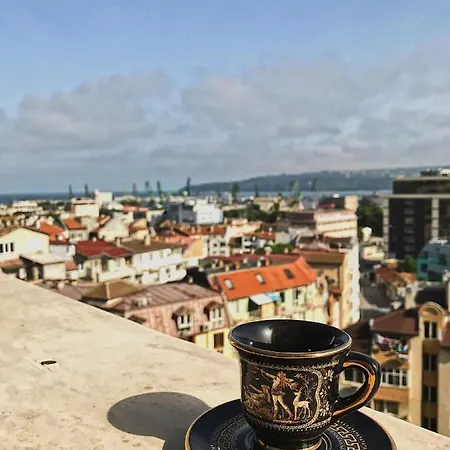 Spacious And Bright Maisonette Center Апартаменты *