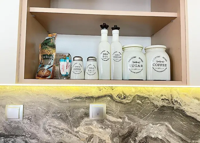 Spacious And Bright Maisonette Center