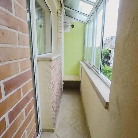 Spacious And Bright Maisonette Center דירה וארנה