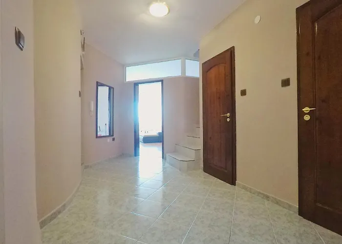 Spacious And Bright Maisonette Center Varna