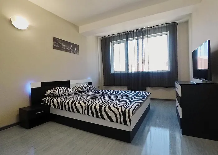 Spacious And Bright Maisonette Center Apartment Varna